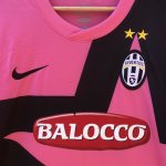 لباس کلاسیک یوونتوس 2011/2012 (کیت دوم) - Image 4