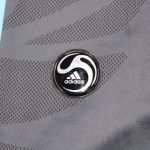 لباس کلاسیک لیورپول 2009/2010 (کیت دوم) - Image 8