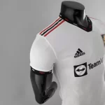 لباس دوم منچستریونایتد 2022/2023 (ورژن پلیر) - Image 4