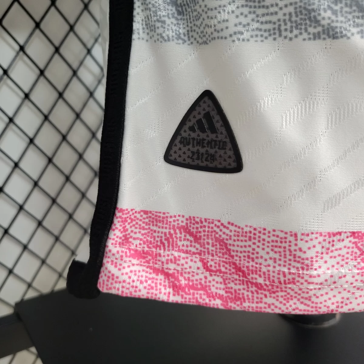 لباس دوم یوونتوس ۲۰۲۴ (ورژن پلیر) - Image 2