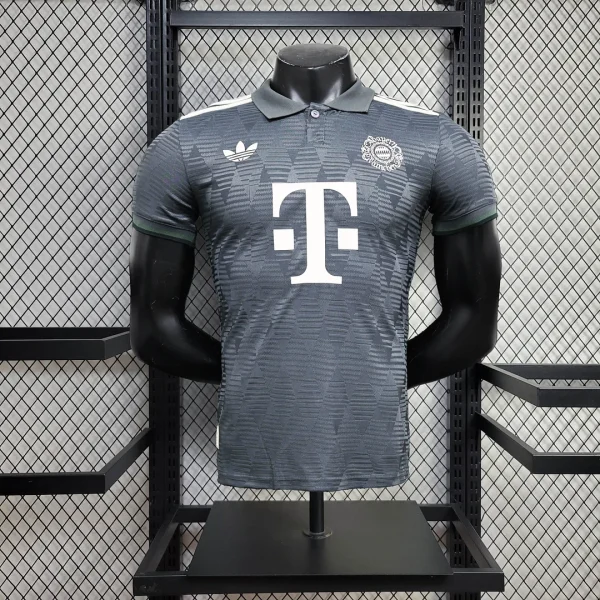 لباس اکتبرفست بایرن مونیخ 2025