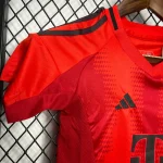 لباس بچه گانه بایرن مونیخ 2025 - کیت اول - Image 3